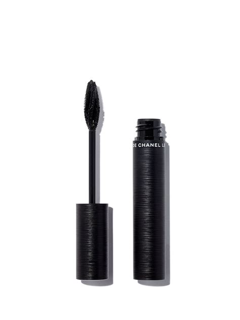 stretch de chanel mascara.